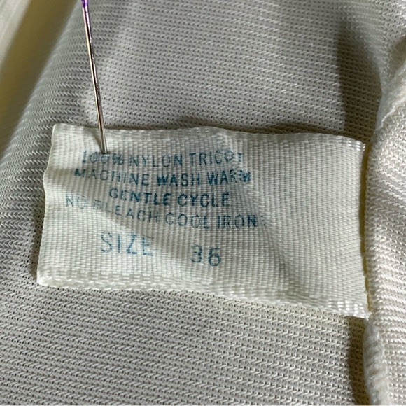 60s White Slip - Picture 6 of 9